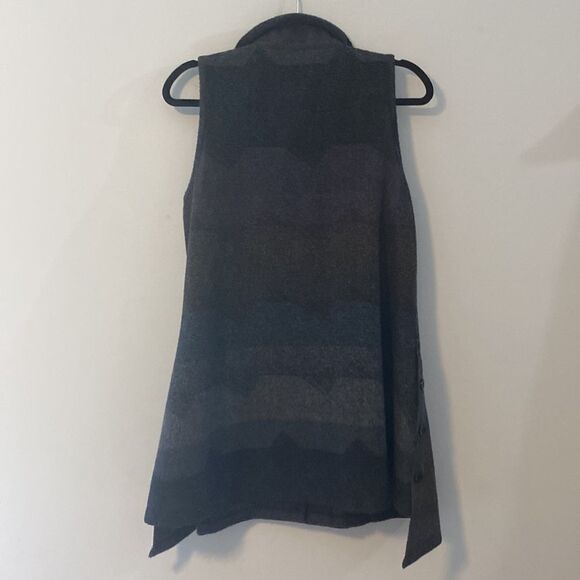 Terra, Black & Gray Sleeveless Sweater Vest w/Button Accents, Size S, EUC - Picture 8 of 8